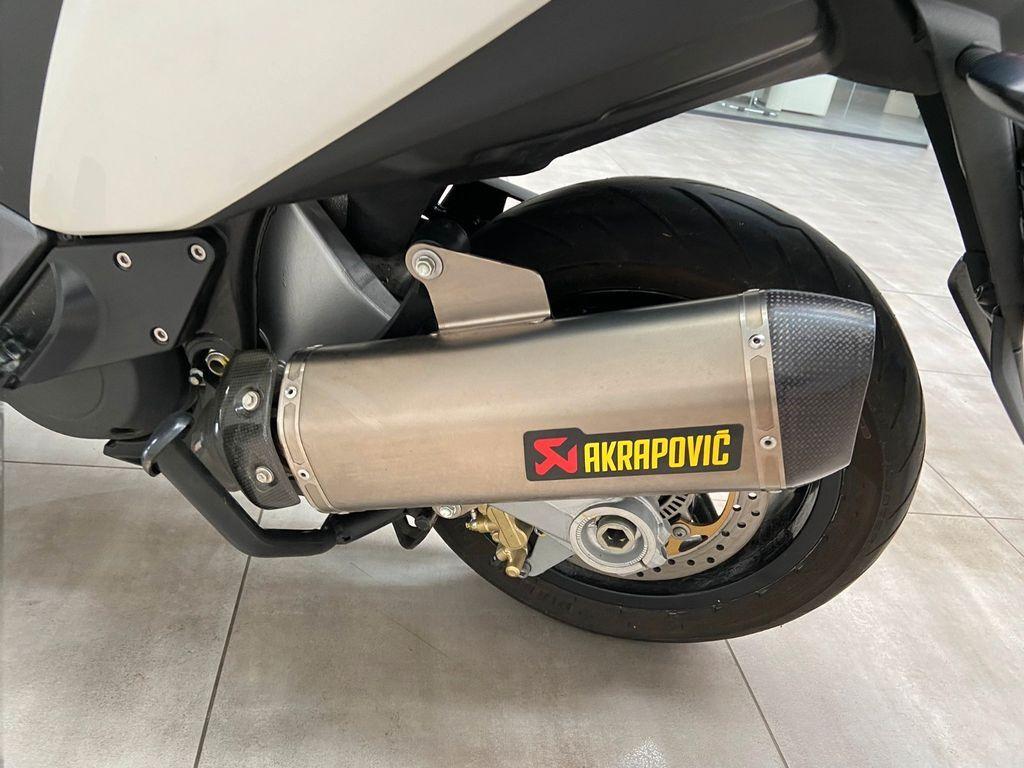 APRILIA  SRV 850 Akrapovic Scheckheft Navi J.Costa Variom