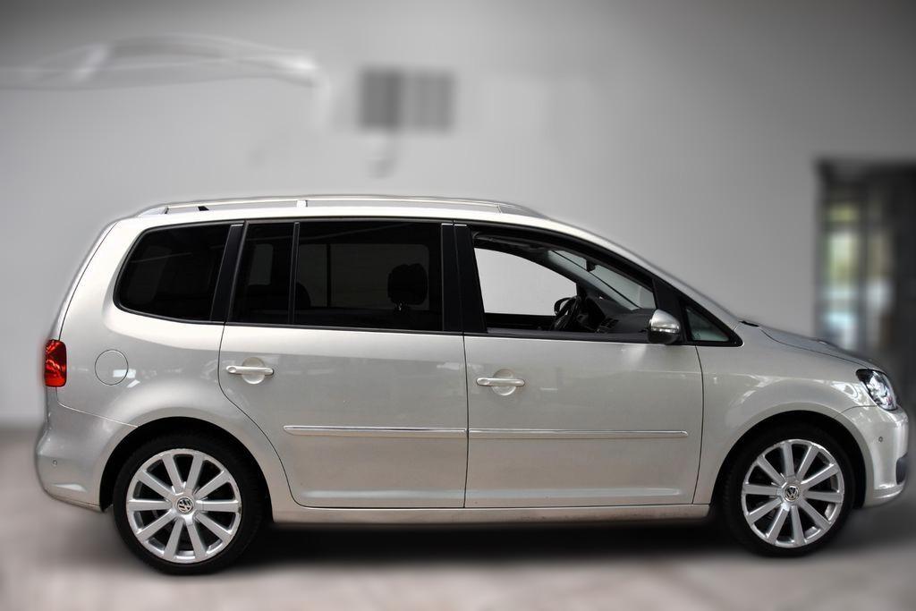 VW Touran 2.0 TDI Highline DSG Xenon Navi Kamera